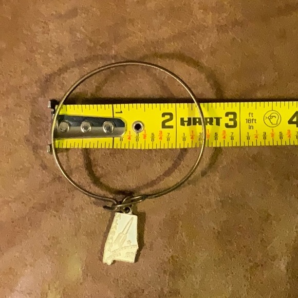 Older Alabama Map Charm Gold-Tone & White Enamel On Gold-Tone Bracelet - Picture 7 of 8